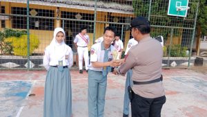 Ini Pesan Kamtibmas Kapolsek Jambi Timur serta Perwira saat Jadi Pembina Upacara di SMA dan SMK