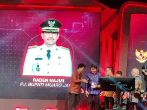 Pj Bupati Muaro Jambi menghadiri peresmian 15 Mal Pelayanan Publik (MPP) secara serentak oleh Menteri